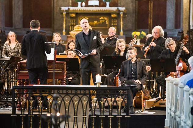 Jonathan Sells in der Nikolaikirche Leipzig im Rahmen des Bachfests während des Passionsoratoriums von Johann Sebastian Bach. Jonathan Sells in der Nikolaikirche Leipzig im Rahmen des Bachfests während des Passionsoratoriums von Johann Sebastian Bach.
