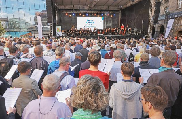 Die Kraft der Musik: Zum Chorfestival auf dem Neumarkt vereinigten sich die Stimmen Tausender.