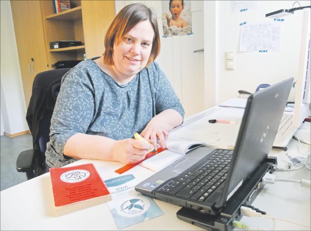 Sie organisiert den »Ökumenischen Weg«: Seit Februar arbeitet Kerstin Göpfert in ihrer neuen Stelle und sucht vor allem gelungene Projekte, die sie auf der Internetseite vorstellt. Foto: Tomas Gärtner Ökumenischer Weg, Kerstin Göpfert, Gerechtigkeit, Frieden, Bewahrung der Schöpfung, Ökumenische Versammlung