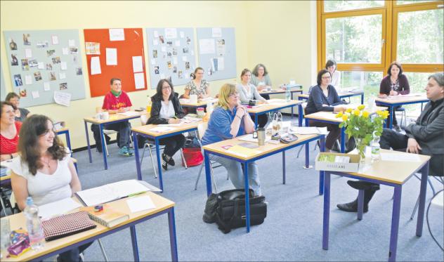 Berufsbegleitende Weiterbildung: Teilnehmer am Aufbaukurs Theologie und Gemeindepädagogik in Moritzburg. Der Kurs wird letztmalig angeboten, dafür kommt eine dreijährige Weiterbildung zum Gemeindepädagogen hinzu. Foto: K. König Weiterbildung, Moritzburg