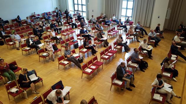 Frühjahrstagung der Landessynode im Haus der Kirche in Dresden, Blick in den Sitzungssaal. © Naumann