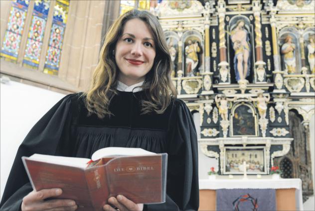 Pfarrerin mit guter Nachricht: Nina-Maria Mixtacki möchte in der Kirchgemeinde Mittweida mehr Angebote für Frauen schaffen. Sie sieht gerade in körperbezogenen Angeboten eine größere Nachfrage. Foto: Wiegand Sturm Nina-Maria Mixtacki