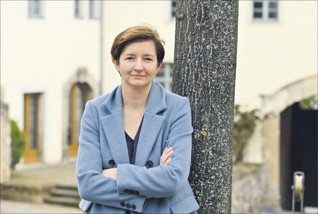 Pfarrerin Kathrin Mette steht im Klosterhof St. Afra in Meißen, wo unter anderem die Ehrenamtsakademie der Landeskirche zuhause ist. Hier sowie in Gemeinden und Kirchenbezirken werden Lektoren aus- und weitergebildet. Foto: Steffen Giersch Kathrin Mette, Pfarrerin