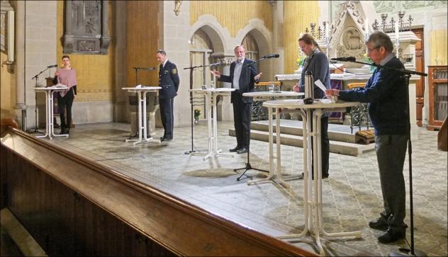 Podium Himmelfahrtskirche: Dr. Kristin Fischer, Thomas Geithner, Moderator Martin Henker, Dr. Christina Grundig, Dr. Heinrich Günther (v. l.). © T. Gärtner
