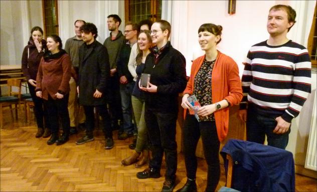 Ausgezeichnet: Die Gruppe »EMil« (Evangelische Millennials), die sich in der Chemnitzer Petri-Schloßgemeinde trifft, erhielt vergangene Woche das Signet »Kirche, die weiter geht« überreicht.  Foto: K. Weyandt