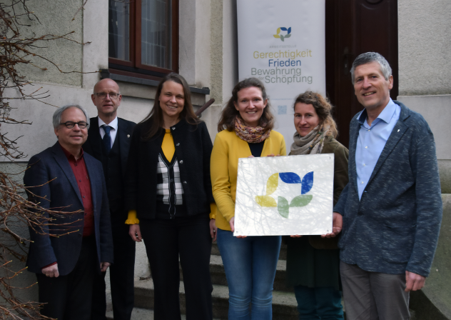 Im Januar bei der Eröffnung der Arbeitsstelle Eine Welt in Leipzig (v.l.): Oberkirchenrat Friedemann Oehme, Oberlandeskirchenrat Dr. Thilo Daniel, Synodalpräsidentin Bettina Westfeld, Helena Funk, Dr. Anne Römpke und Michael Zimmermann