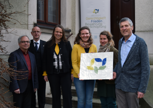 Im Januar bei der Eröffnung der Arbeitsstelle Eine Welt in Leipzig (v.l.): Oberkirchenrat Friedemann Oehme, Oberlandeskirchenrat Dr. Thilo Daniel, Synodalpräsidentin Bettina Westfeld, Helena Funk, Dr. Anne Römpke und Michael Zimmermann 