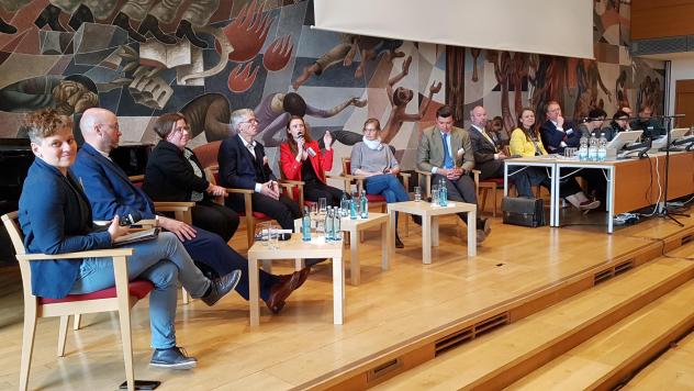 Podiumsdiskussion beim Thementag der Landessynode Sachsen. Foto: Uwe Naumann
