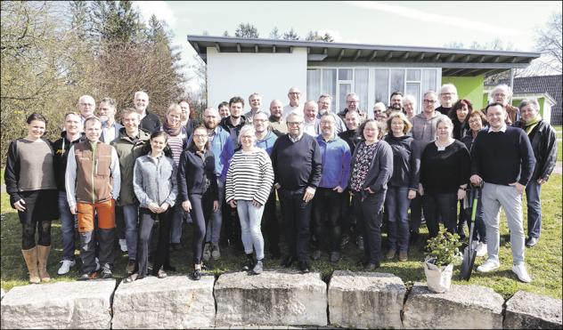 Tagung des Vereins Himmli- sche Herbergen mit acht Gästen aus Sachsen am 19. März auf dem Flensunger Hof in Mücke. © Himmlische Herbergen