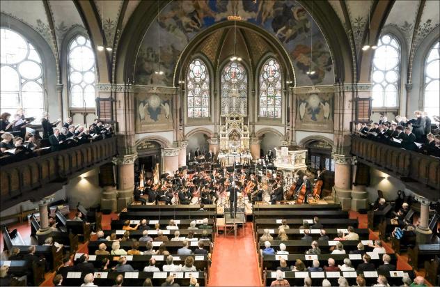 Musikalischer Höhepunkt der Landeskirchenmusiktage: Das chorsinfonische Konzert »grenzenlos« – wie das Motto der Musiktage – am 13. April in der Johanneskirche Meißen, auch mit der Kantatenpremiere »Über Grenzen«. © C. Hübschmann