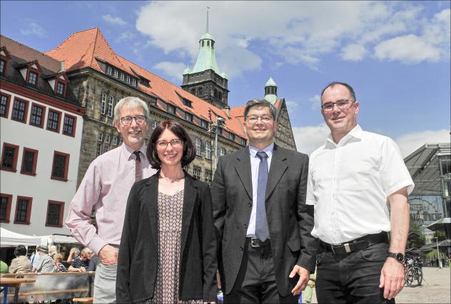 Das Team Kulturkirche 2025 (v. l.): Pastor Bernard Millard von Miteinander für Chemnitz, Dr. Ulrike Lynn als katholische Kulturhauptstadt-Beauftragte, Holger Bartsch als evangelischer Kulturhauptstadt-Pfarrer, Propst Benno Schäffel. © S. Gleisberg