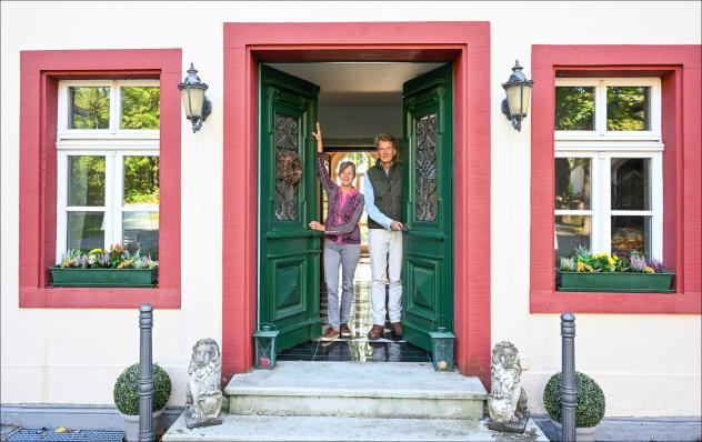 Ernst und Sabine von Heyking öffnen regelmäßig ihr Haus in Chemnitz für »Salonabende«, an denen sie mit interessanten Menschen ins Gespräch kommen. © Andreas Seidel 