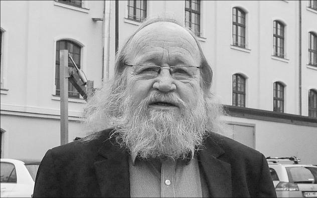 Johannes Roscher ging 2019 als Pfarrer in den Ruhestand. In dem Jahr entstand dieses Foto. Foto: Dirk Trautmann/Archiv