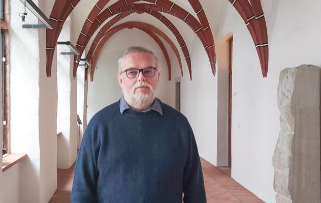 Pfarrer Dr. Heiko Franke, Rektor des Pastoralkollegs, hat den ersten Klostermonat in St. Afra Meißen mitorganisiert und für die Gäste verschiedene Einkehr- und Bildungsangebote vorbereitet. Foto: Kathrin König Pfarrer Dr. Heiko Franke, Rektor des Pastoralkollegs
