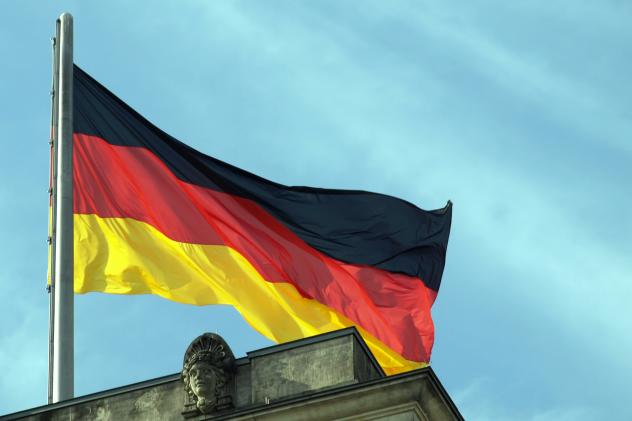 politische Polarisierung Flagge Deutschland