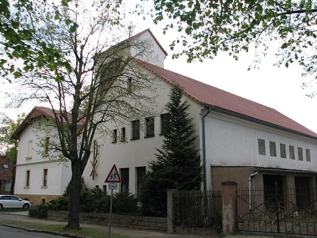 Pfarrhaus und Kirche in Borsdorf