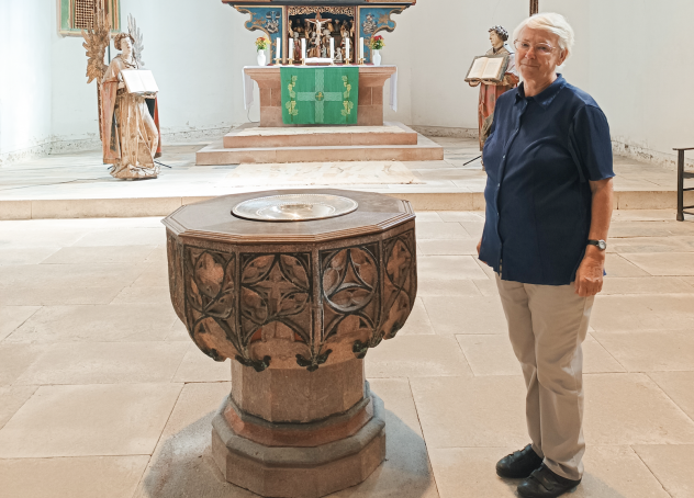 Irmtraud Weiß bietet Kirchenführungen an. © L.-M. Mehrkens