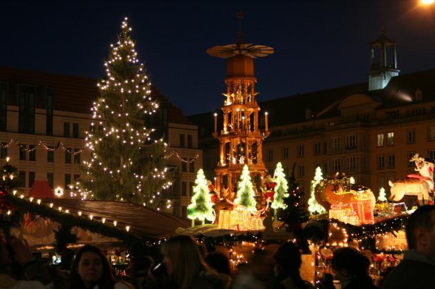 Striezelmarkt Dresden Weihnachtsmarkt
