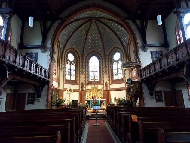 St. Trinitatiskirche, Innenansicht zum Altarraum