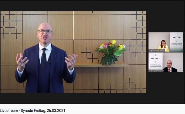 Landesbischof Tobias Bilz trägt seinen ersten Bericht vor der virtuellen Landessynode vor. Foto: Screenshot Landessynode, Bischofsbericht, Tobias Bilz