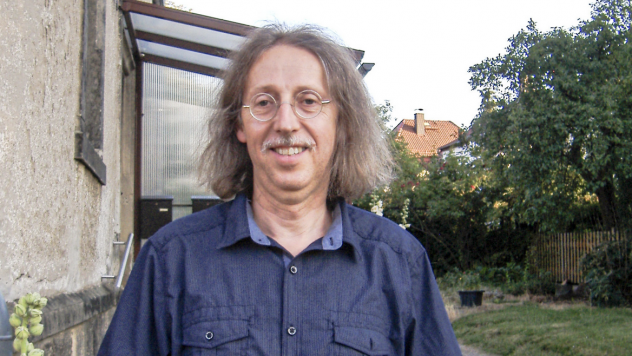 Uwe Claus ist Schriftsteller und war Religionspädagoge in der Auferstehungskirche Dresden-Plauen.