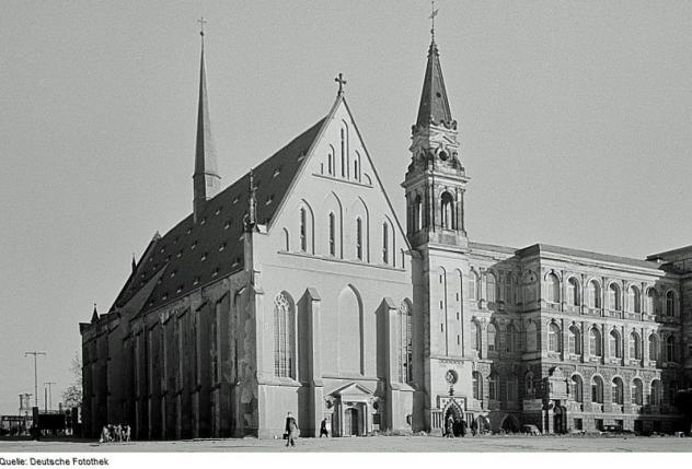 Historische Ansicht der Universitätskirche St. Pauli von 1951