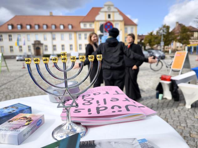mobile Kultur- und Begegnungszentrum Jüdisches Leben erFahren
