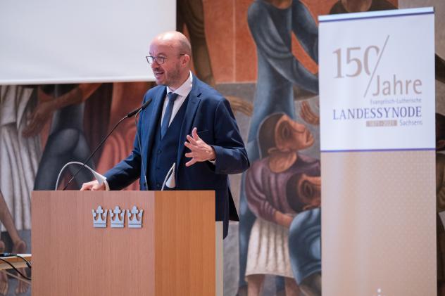 Landesbischof Tobias Bilz auf der Herbsttagung der Landessynode. Foto: EVLKS Bischof. Tobias Bilz