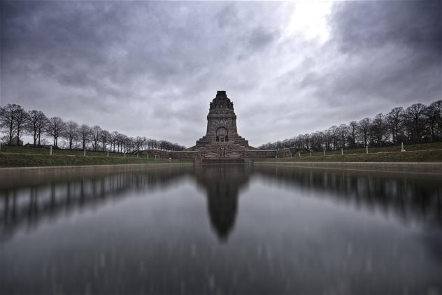 Völkerschlachtdenkmal, Leipzig, Frieden, Friedenstaube, Projektion
