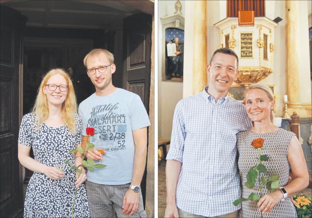 Verliebt und gesegnet (v.l.): Daniela und Marcus Hayde sowie Marion und Dirk Junghans haben sich als Paare in der Kirche Rehbach bei Leipzig segnen lassen. Jedes Paar erhielt eine Rose und bekundete sich ihre Verbundenheit. Fotos: Pfeiffer Segensfeier, Kirche, Rose, Paar, Beziehung, verheiratet, verliebt, Rehbach