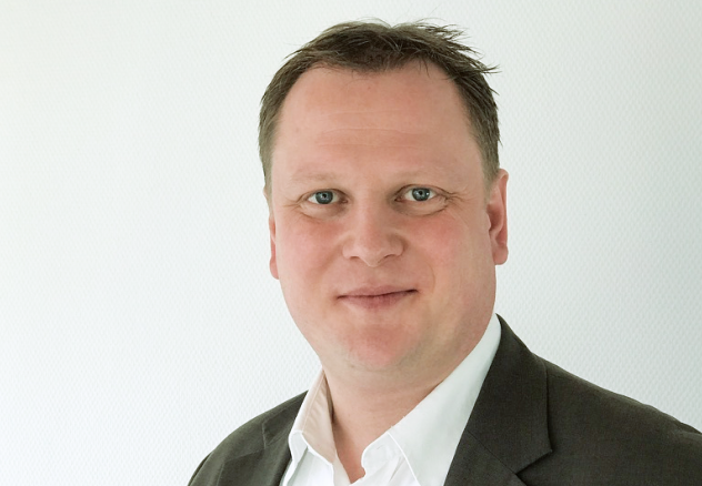 Sebastian Keller ist Pfarrer an der Erlöserkirche Leipzig-Thonberg und Leiter der Öffentlichkeitsarbeit des Kirchenbezirks Leipzig. Sebastian Keller ist Pfarrer an der Erlöserkirche Leipzig-Thonberg und Leiter der Öffentlichkeitsarbeit des Kirchenbezirks Leipzig.