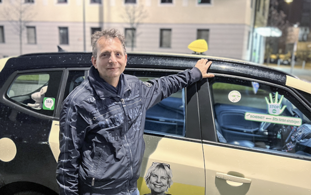 Taxifahrer Danielo Baltrusch. Foto: epd-bild/Stefanie Unbehauen Taxifahrer Danielo Baltrusch