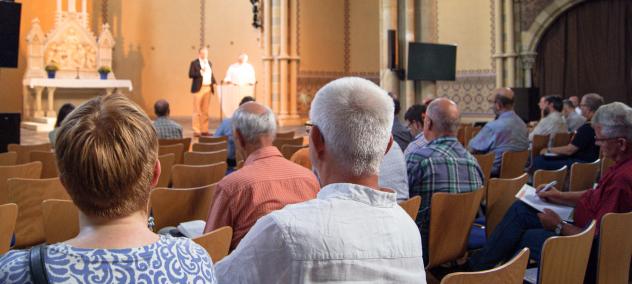 Eindrücke von der ersten öffentlichen Gemeindedebatte zu „Kirche im Wandel“