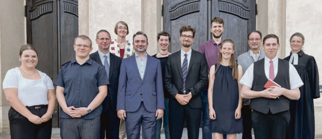 Acht Vikarinnen und Vikare sowie zwei Studierende der Verwaltung starteten 2024 feierlich in Moritzburg. 