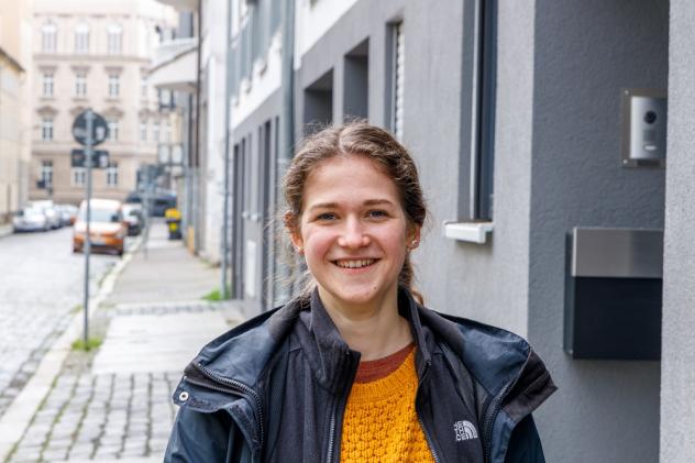 Ihr macht Gremienarbeit Spaß: Theresa Lange (21) ist ins Präsidium der VELKD-Synode gewählt worden. Die Theologiestudentin in Leipzig sieht gerade für junge Menschen einigen Veränderungsbedarf in ihrer Kirche. Foto: Uwe Winkler Theresa Lange