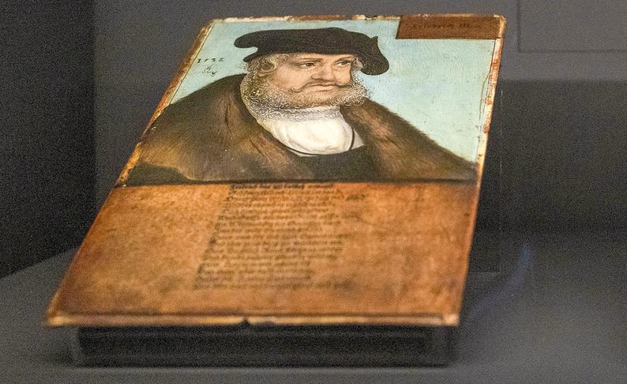 Friedrich hat Weltgeschichte geschrieben, ohne es zu wissen. Hier ist der Kurfürst auf einem Bild aus der Dauerausstellung „Cranachs Bilderfluten“ der Klassik Stiftung Weimar zu sehen.