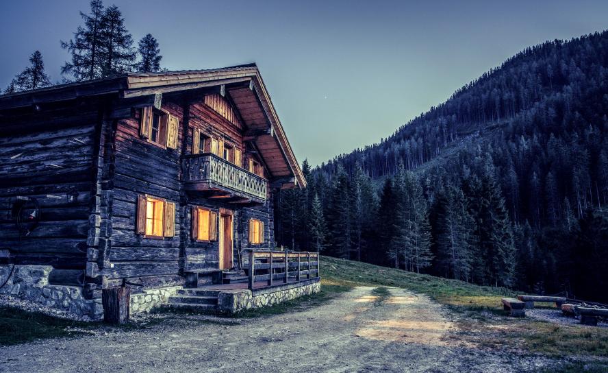 Eine Hütte ist bei Wanderungen bei schlechtem Wetter, Kälte oder Dunkelheit #%im wahrsten Sinne ein Segen.