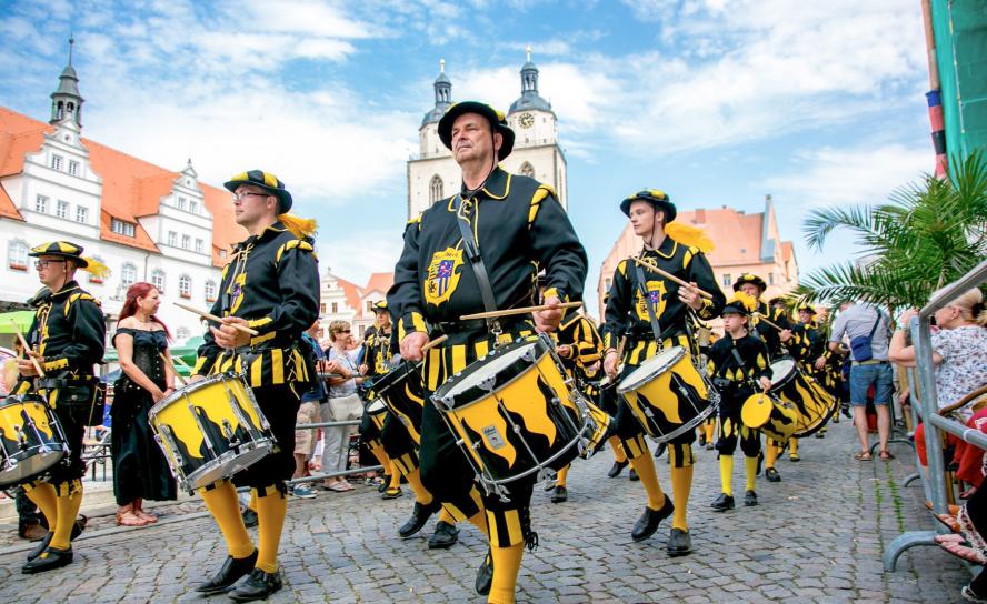 Der Umzug glich einer einzigen festlichen Kostümparade. © PR7Wittenberg-Marketing
