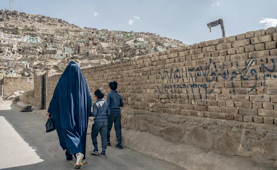 Kabul: Mit den Taliban hat sich die Lage besonders für Frauen verschlechtert. Sie unterliegen massiven Einschränkungen.