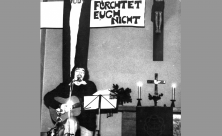 Offene Jugendarbeit um 1970 in der Weinbergskirche Dresden. © Sammlung Weinberg