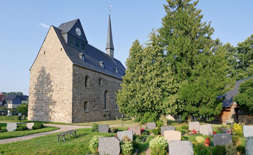 Die Diskussionsrunde fand in der aufwendig sanierten Festscheune an der Hirschfelder Kirche statt. © Markus Pfeifer