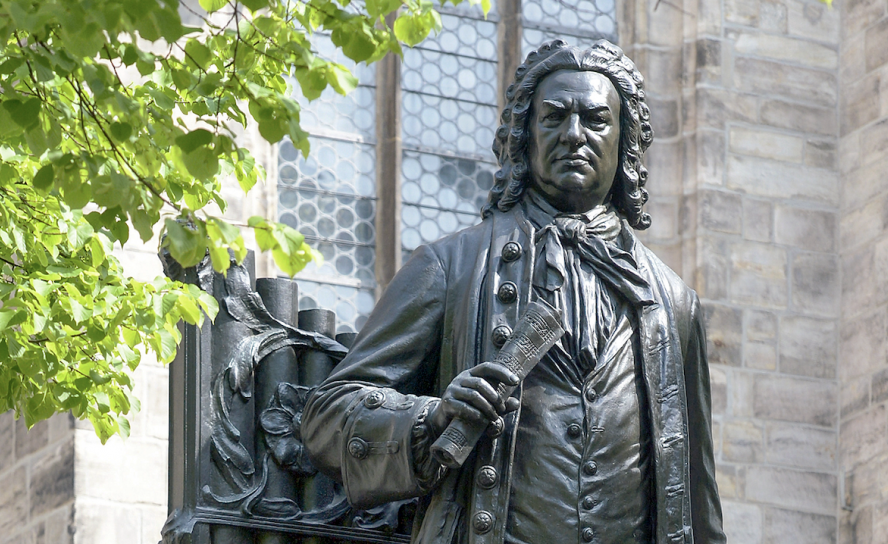 Das Bachdenkmal vor der Leipziger Thomaskirche 