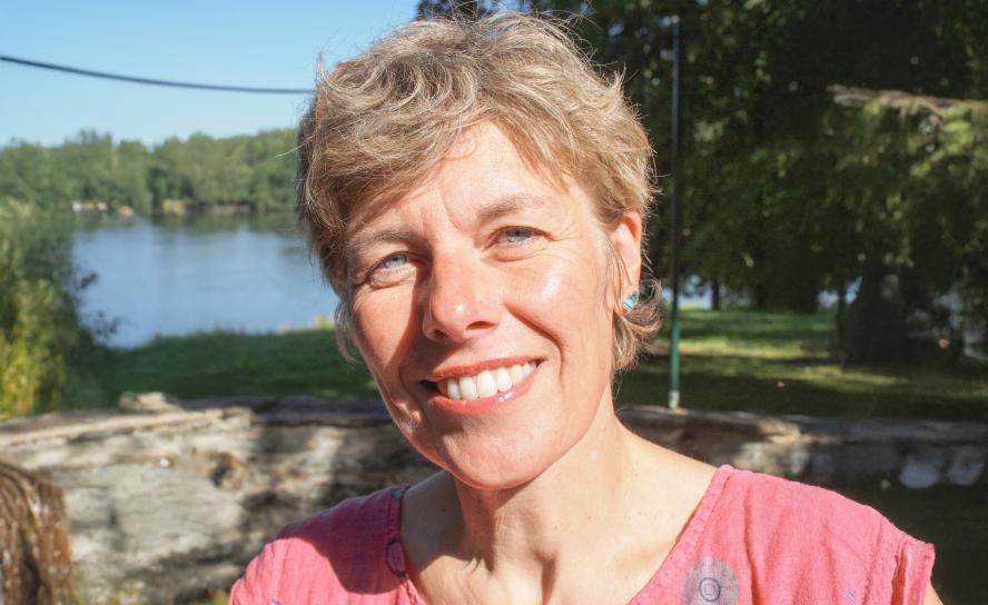 Ellen Meinel ist Pfarrerin in der Kirchgemeinde Theuma-Altensalz.