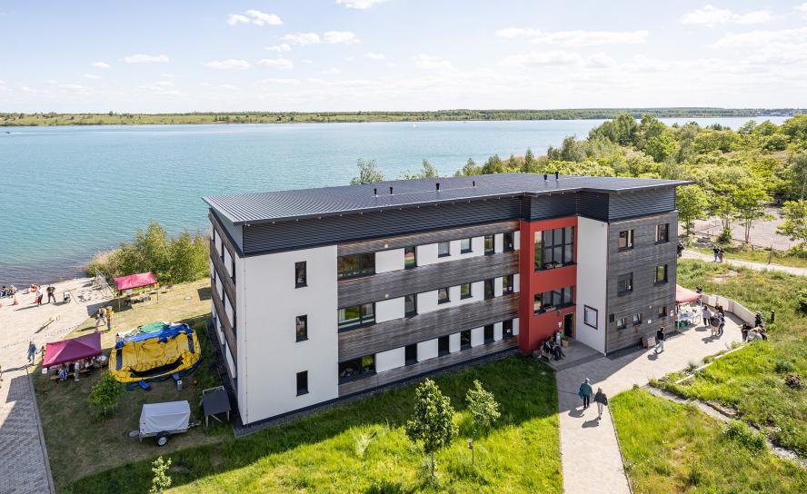 Jugendknast am Wasser: Das Seehaus am Hainer See. Foto: Uwe Winkler