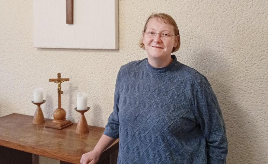 Pfarrerin Nicole Bärwald-Wohlfarth im Gemeindehaus Hirschfeld.