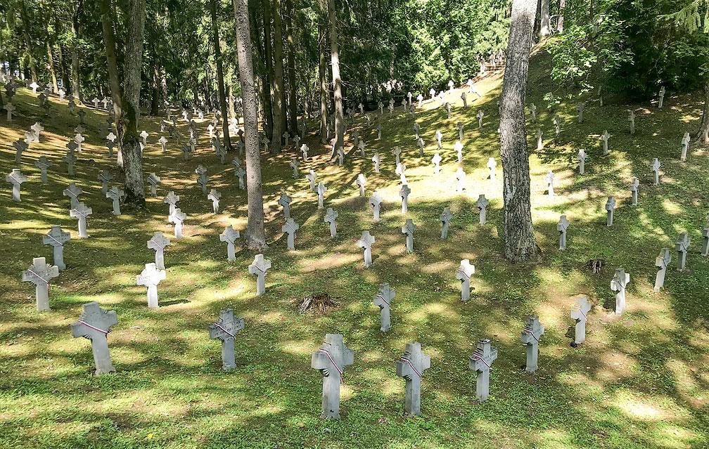 Eine Geschichte der Nachbarschaftskriege: Auf dem Antakalnis- Friedhof kann man auf rund 1,7 Hektar die widerstreitenden Gedenkkulturen des blutigen 20. Jahrhunderts nachvollziehen. © kna-bild/Markus Nowak