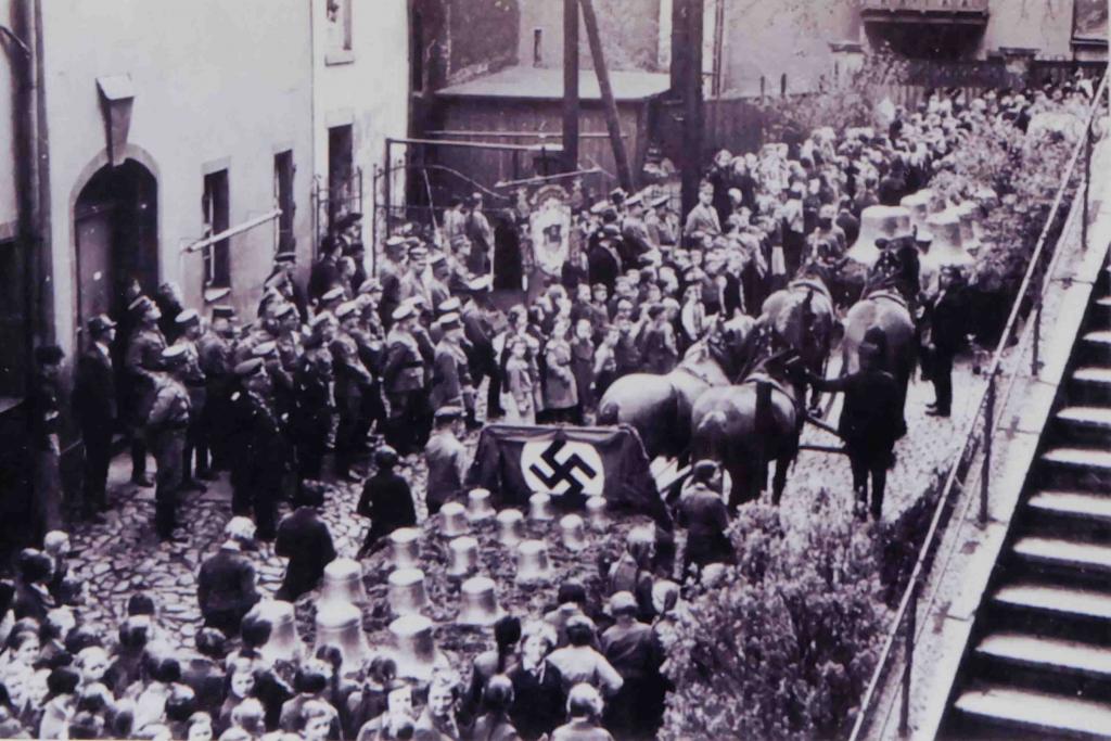 Glockenspiel, Nationalsozialismus, Lößnitz