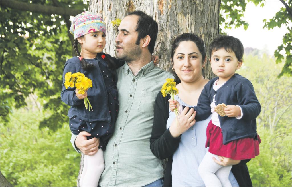 Glückliche Momente im neuen Leben in Deutschland: Familie Rezki aus dem syrischen Afrin (Mohammed und Brivan mit den Töchtern Deliana und Delvera) © Steffen Giersch