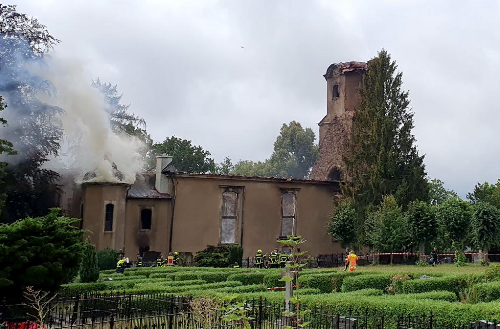 Die Ruine der Großröhrsdorfer Kirche nach dem Brand. © Markus Mütze