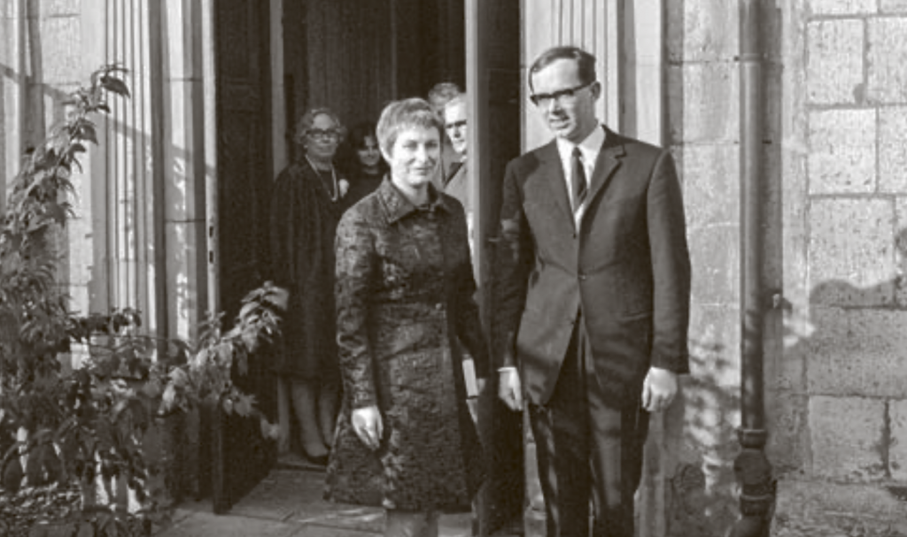 Der zur evangelischen Kirche übergetretene Fulbert Steffensky ist 1969 in Köln mit Dorothee Sölle getraut worden. © akg-images/picture-alliance/H. J. Herm